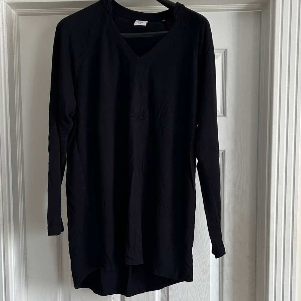 CAbi Black stretchy tunic Top